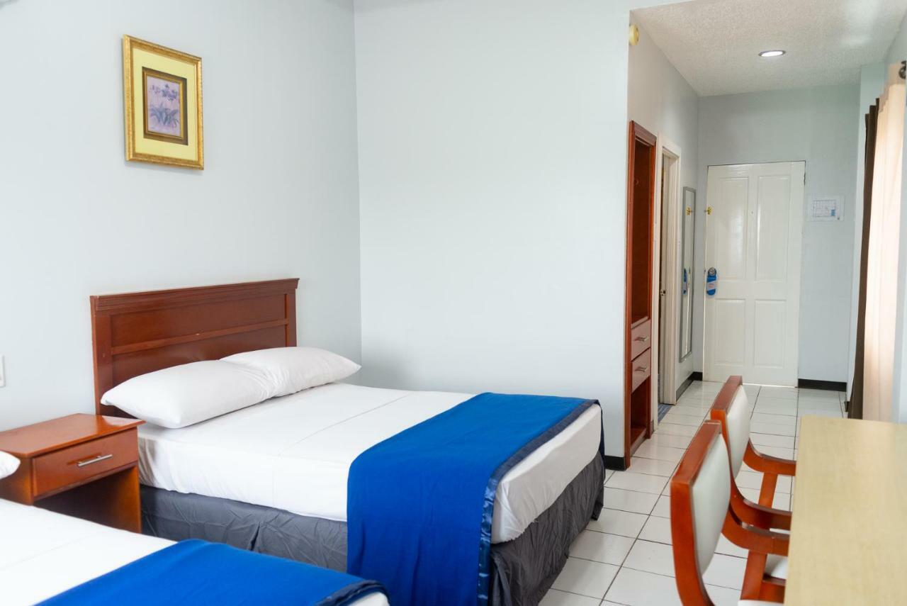 Status Hotel جورج تاون المظهر الخارجي الصورة